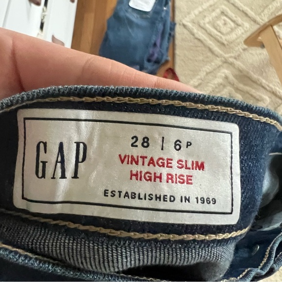 GAP Women's Dark Blue Jeans - Picture 4 of 4